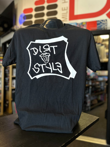 Black t-shirt w Dirt Style logo